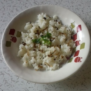 ピリ辛 ちりめん山椒チャーハン レシピ 作り方 By A S A P 楽天レシピ ピリ辛 ちりめん山椒チャーハン レシピ 作り方 By A S A P 楽天レシピ